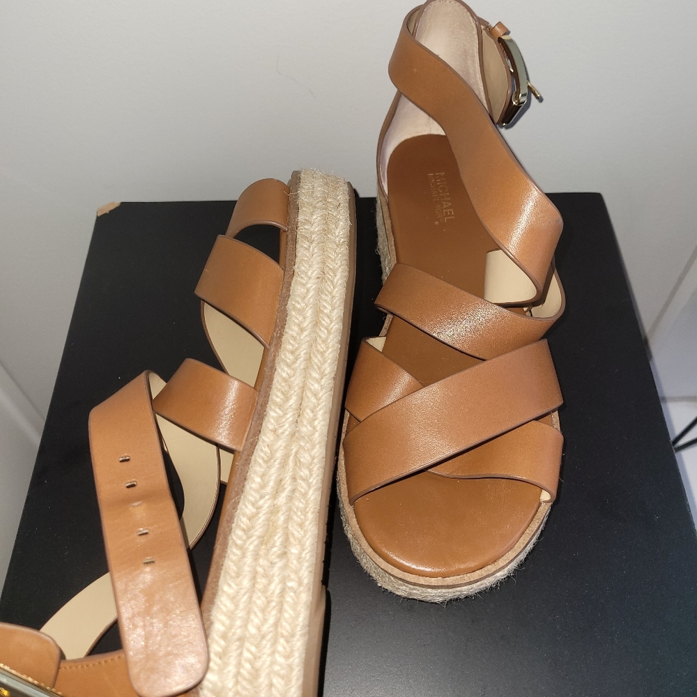 Shoes - Picture 3 of 4